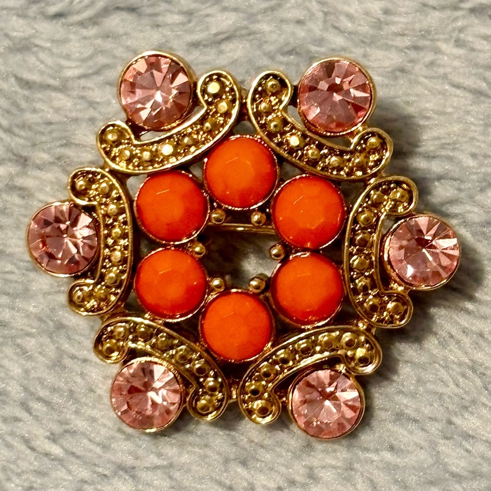 Unsigned Vintage multi colored Brooch with gold tone backing/trim work
